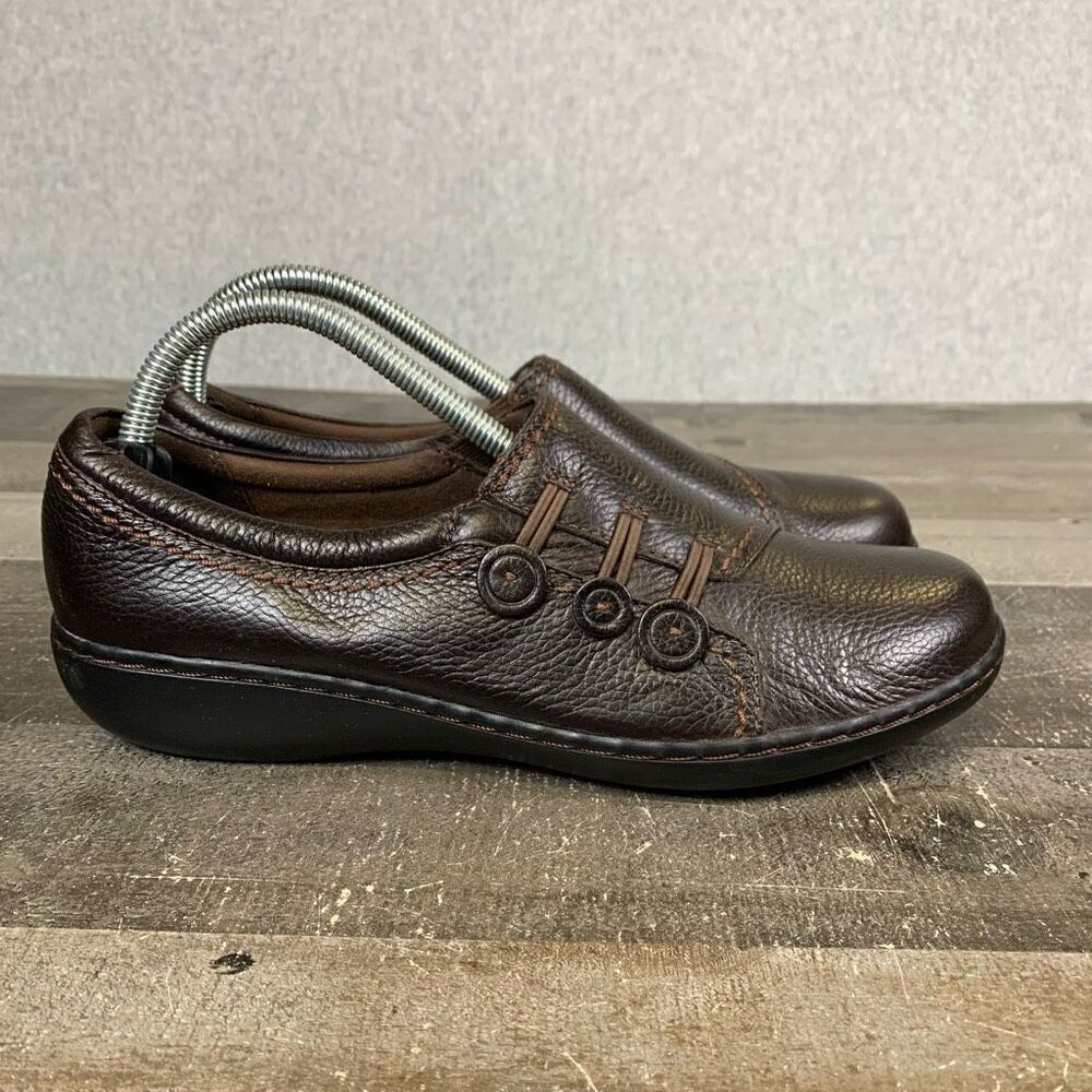Clarks Women’s Size 9 Ashland Alpine Slip On Loafers Brown Comfort Shoes